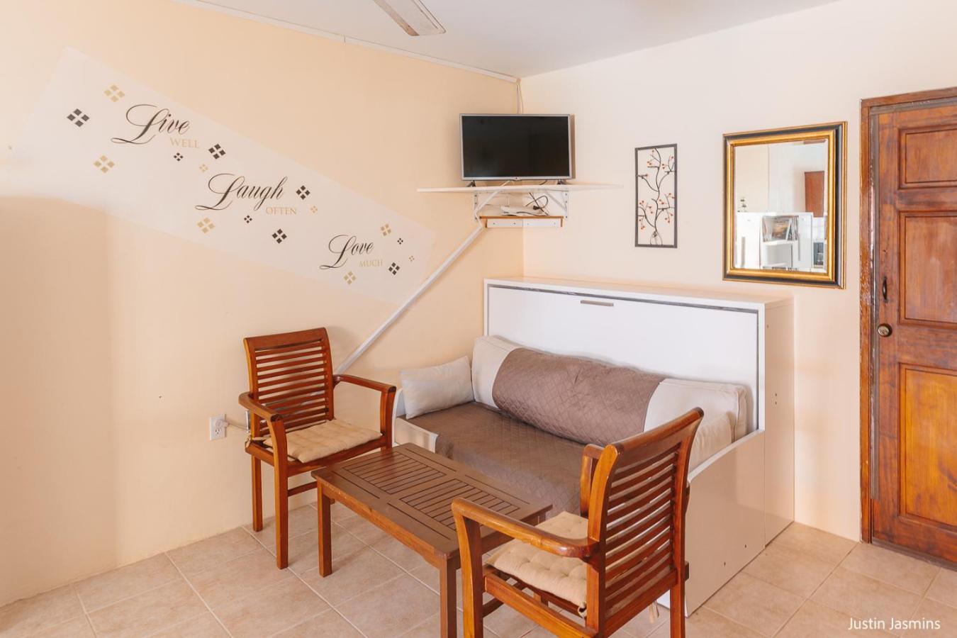 Nos Krusero Apartments Westpunt Bagian luar foto