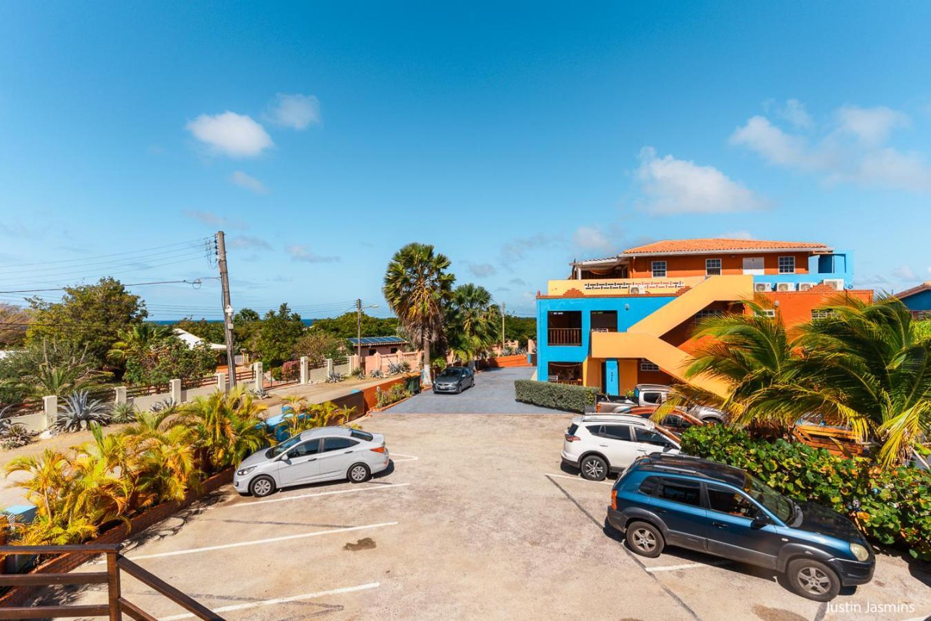 Nos Krusero Apartments Westpunt Bagian luar foto